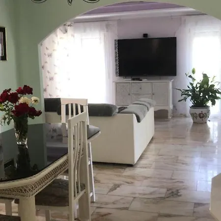 With Pool, Bbq Area, 100m From Sea Сasa de vacaciones