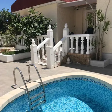 With Pool, Bbq Area, 100m From Sea Torrevieja