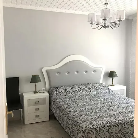 Сasa de vacaciones With Pool, Bbq Area, 100m From Sea Torrevieja